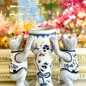 Chinoiserie Blue and White Porcelain Money Vase